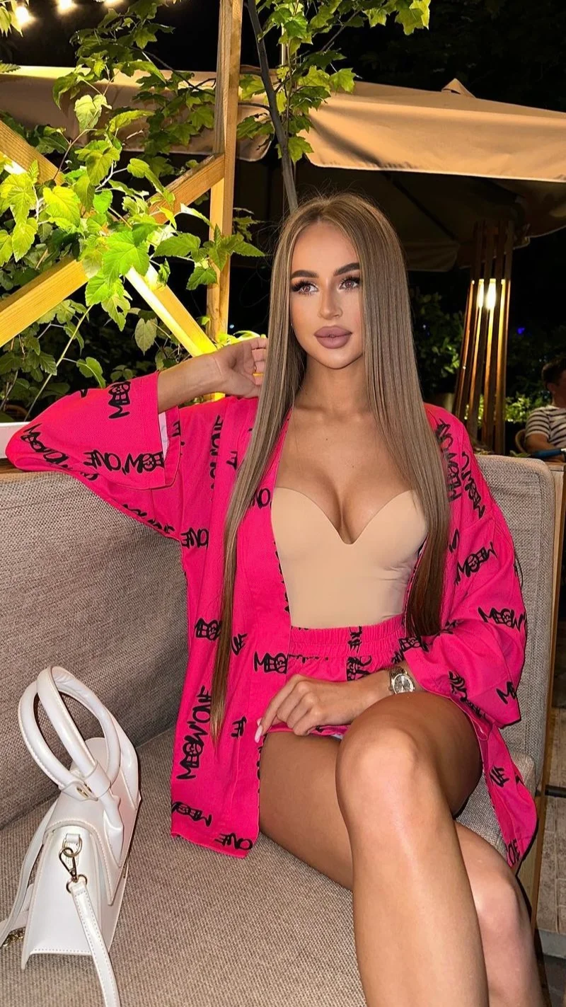 Sexy housewife escort in Dubai