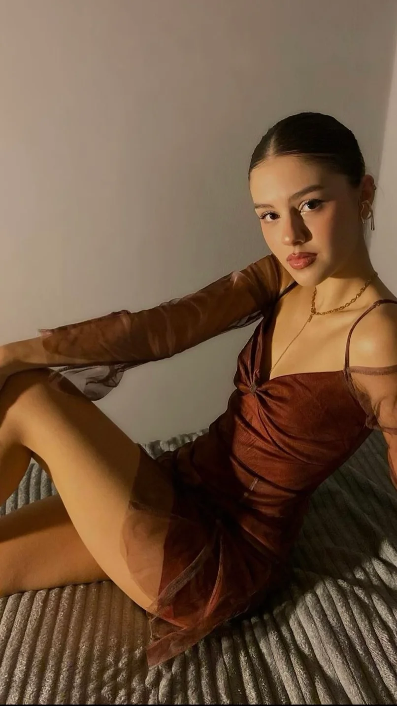 Attractive independent escort Dubai close-up